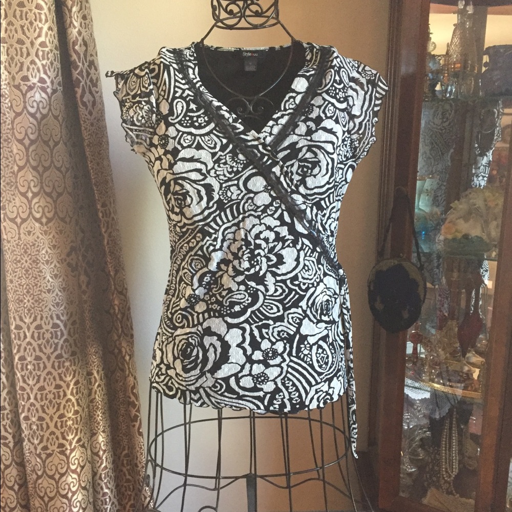 Style & co B&W top